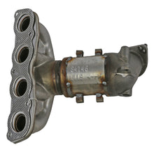 Load image into Gallery viewer, 84146 Catalytic Converter with Integrated Exhaust Manifold Walker Exhaust Canada