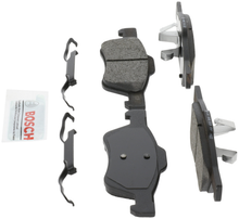 Load image into Gallery viewer, BE1047H Blue Ceramic Brake Pads with Hardware Bosch Canada