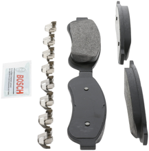 Load image into Gallery viewer, BE1067 Blue Semi-Metallic Brake Pads with Hardware Bosch Canada
