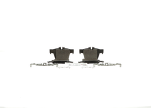 Load image into Gallery viewer, BE1872H Blue Semi-Metallic Brake Pads with Hardware Bosch Canada