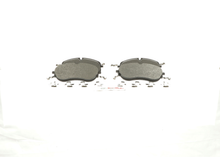 Load image into Gallery viewer, BE2401H Blue Semi-Metallic Brake Pads with Hardware Bosch Canada