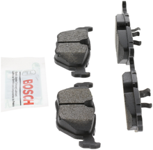Charger l'image dans la galerie, BE692 Blue Ceramic Brake Pads Bosch Canada