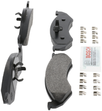 Charger l'image dans la galerie, BE820H Blue Semi-Metallic Brake Pads with Hardware Bosch Canada