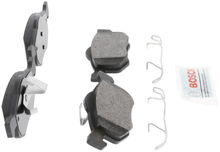 Charger l'image dans la galerie, BE843H Blue Semi-Metallic Brake Pads with Hardware Bosch Canada