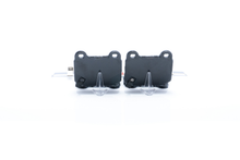 Load image into Gallery viewer, BE961H Blue Ceramic Brake Pads with Hardware Bosch Canada
