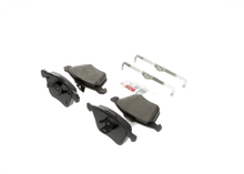 Load image into Gallery viewer, BE979H Blue Semi-Metallic Brake Pads with Hardware Bosch Canada