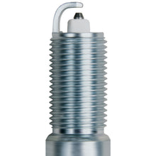 Charger l'image dans la galerie, 3570 Platinum Power Spark Plug Champion Spark Plug Canada