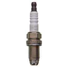 Charger l'image dans la galerie, 464 Copper Plus Spark Plug Champion Spark Plug Canada
