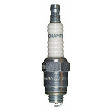 Charger l'image dans la galerie, 842 Copper Plus Spark Plug Champion Spark Plug Canada