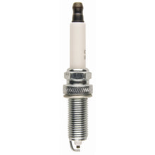 Charger l'image dans la galerie, 991 Copper Plus Spark Plug Champion Spark Plug Canada