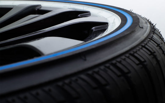 03313221 285/45R22XL Vogue Custom Built Radial SCT2 White/Blue Stripe 114H Vogue Tires Canada