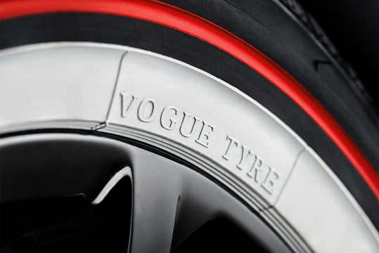 03113221 285/45R22XL Vogue Custom Built Radial SCT2 White/Red Stripe 114H Vogue Tires Canada