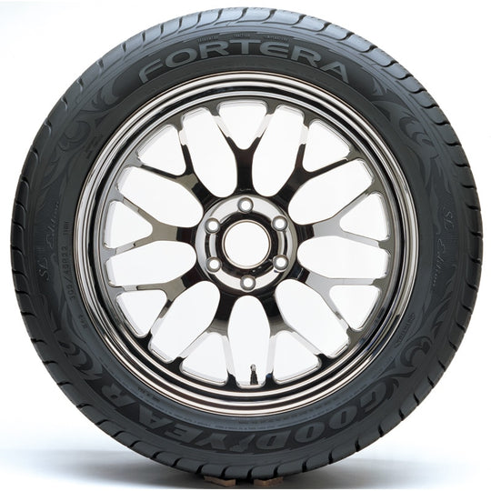 151774163 305/40R22 Goodyear Fortera SL 114H Goodyear Tires Canada