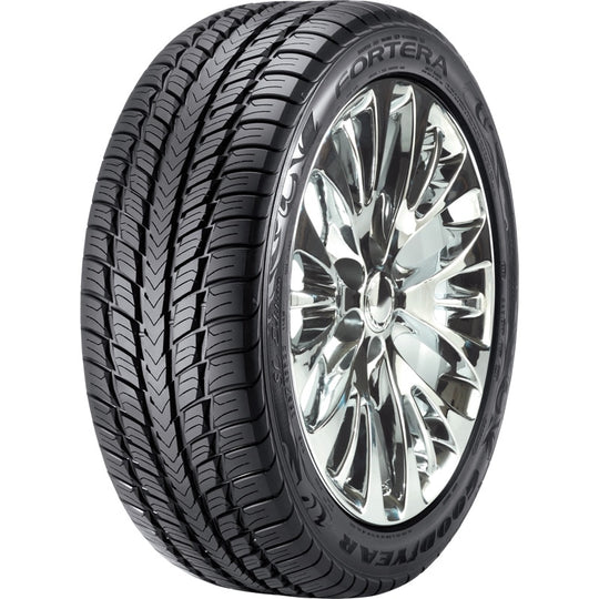 151775163 305/45R22 Goodyear Fortera SL 118H Goodyear Tires Canada