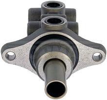 Charger l'image dans la galerie, M630567 Brake Master Cylinder Dorman - First Stop Canada