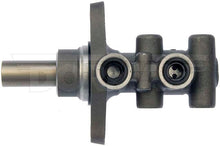 Charger l'image dans la galerie, M630567 Brake Master Cylinder Dorman - First Stop Canada