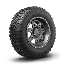 Load image into Gallery viewer, 15496 LT255/75R17 BF Goodrich Mud-Terrain T/A KM2 111Q BF Goodrich Tires Canada