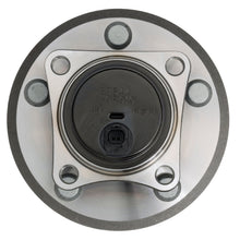 Load image into Gallery viewer, 512405 Wheel Bearing and Hub Assembly MOOG Hub Assemblies Canada