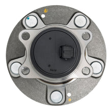 Load image into Gallery viewer, 512434 Wheel Bearing and Hub Assembly MOOG Hub Assemblies Canada