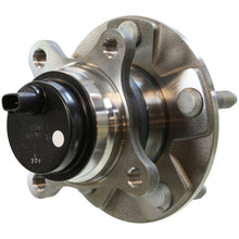 Load image into Gallery viewer, 513284 Wheel Bearing and Hub Assembly MOOG Hub Assemblies Canada