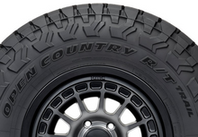 Charger l'image dans la galerie, 354320 LT285/70R17 Toyo Open Country R/T Trail 116S Toyo Tires Canada