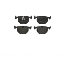 Charger l'image dans la galerie, KT04425 Brembo Low-Met Brake Pad and UV Coated Vented  Brake Disc Kit Brembo Brake Canada