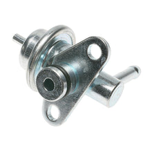 Load image into Gallery viewer, PR121 Standard Import Fuel Injection Pressure Regulator Standard Import Canada