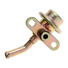 Load image into Gallery viewer, PR138 Standard Ignition Fuel Injection Pressure Regulator Standard Ignition Canada