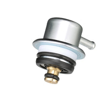 Load image into Gallery viewer, PR401 Standard Import Fuel Injection Pressure Regulator Standard Import Canada