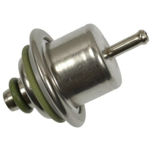 Load image into Gallery viewer, PR472 Standard Import Fuel Injection Pressure Regulator Standard Import Canada