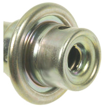Load image into Gallery viewer, PR475 Standard Ignition Fuel Injection Pressure Regulator Standard Ignition Canada