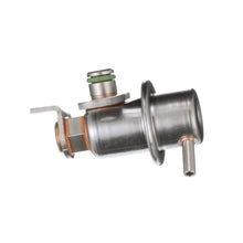 Load image into Gallery viewer, PR52 Standard Import Fuel Injection Pressure Regulator Standard Import Canada