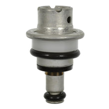 Load image into Gallery viewer, PR532 Standard Import Fuel Injection Pressure Regulator Standard Import Canada