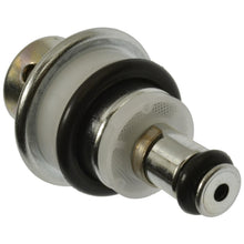 Load image into Gallery viewer, PR543 Standard Ignition Fuel Injection Pressure Regulator Standard Ignition Canada
