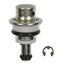 Load image into Gallery viewer, PR547 Standard Ignition Fuel Injection Pressure Regulator Standard Ignition Canada