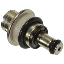 Load image into Gallery viewer, PR586 Standard Import Fuel Injection Pressure Regulator Standard Import Canada