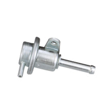 Charger l'image dans la galerie, PR59 Standard Import Fuel Injection Pressure Regulator Standard Import Canada