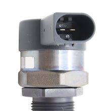 Load image into Gallery viewer, PR611 Standard Import Fuel Injection Pressure Regulator Standard Import Canada