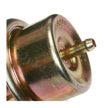 Load image into Gallery viewer, PR7 Standard Ignition Fuel Injection Pressure Regulator Standard Ignition Canada