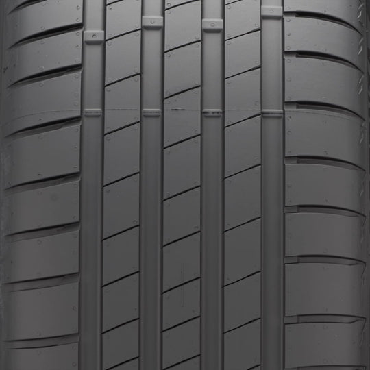 011594 235/35R19 Bridgestone Potenza S005 91Y Bridgestone Tires Canada