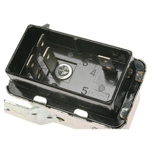 Load image into Gallery viewer, RY-72 Standard Ignition Fog Light Relay Standard Ignition Canada