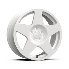 Charger l'image dans la galerie, TARRW-77551+40 - Fifteen52 Rally Sport Tarmac 17X7.5 5X112 ET 40mm Rally White - Fifteen52 Wheels Canada
