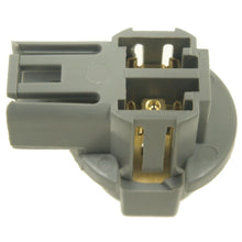 Charger l'image dans la galerie, S-1689 Standard Ignition Multi-Purpose Light Bulb Socket Standard Ignition Canada