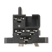 Charger l'image dans la galerie, S-729 Courtesy Light Connector Standard Ignition Canada