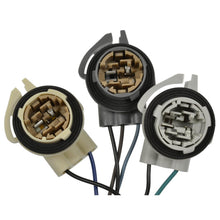 Charger l'image dans la galerie, S2129 Standard Ignition Brake Light Socket Standard Ignition Canada