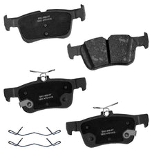 Charger l'image dans la galerie, SBC1833 Bendix Premium Ceramic Disc Brake Pads Bendix Canada