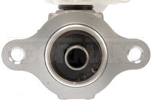 Charger l'image dans la galerie, M630246 Brake Master Cylinder Dorman - First Stop Canada