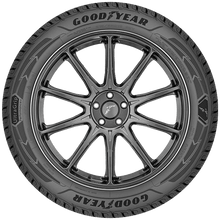 Load image into Gallery viewer, 117028637 255/40R19XL Goodyear Ultra Grip Performance + 100V Goodyear Tires Canada
