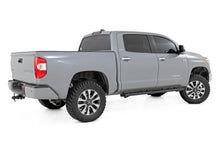 Charger l&#39;image dans la galerie, 41005 BA2 Running Boards - Side Step Bars - Crew Cab - Toyota Tundra (2007-2021) Rough Country Canada