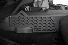 Charger l'image dans la galerie, 51121 Molle Panel Kit - Center Console - Ford Bronco 4WD (2021-2023) Rough Country Canada